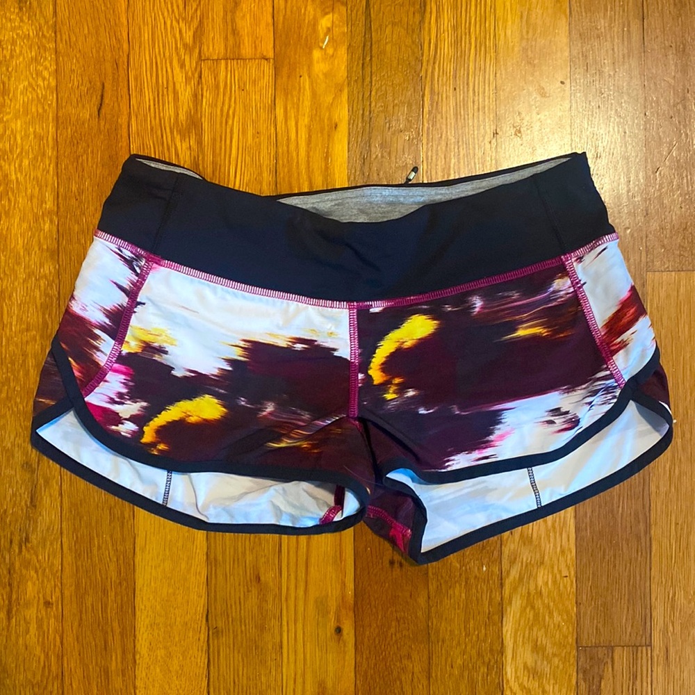 Lululemon shorts size 6